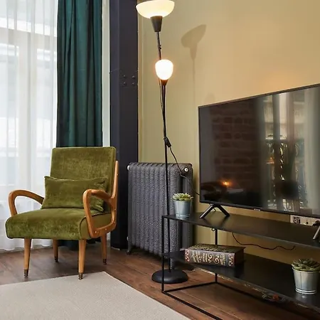 Stunning 2br 1 Min Metro&galata Istanbul