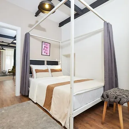 Stunning 2br 1 Min Metro&galata Daire İstanbul