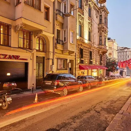 Stunning 2br 1 Min Metro&galata * Istanbul