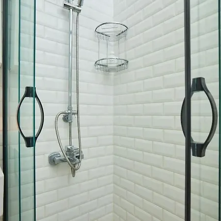 Stunning 2br 1 Min Metro&galata Istambul
